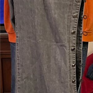 Anti size 22 black with buttons